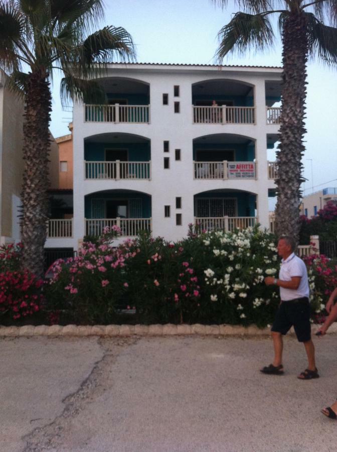Edificio Cannizzo Scoglitti Eksteriør billede